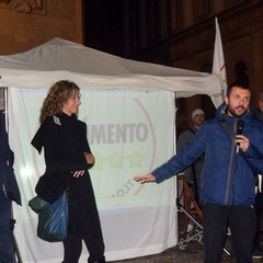 Raccolta firme Movimento 5 stelle gravinese