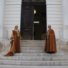 Presentazione delle Corone angioine