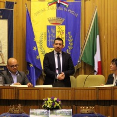 Presentazione delle Corone angioine