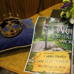 Presentazione delle Corone angioine