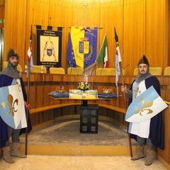 Presentazione delle Corone angioine