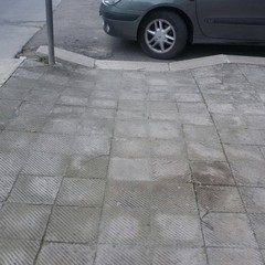 Parcheggi selvaggi a Gravina