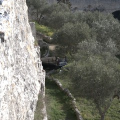 Auto lanciata sulla Madonna della Stella (foto P. Amendolara)