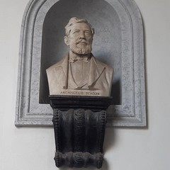 Foto del busto collocato in uno dei corridoi dellUniversit Federico II di Napoli Foto