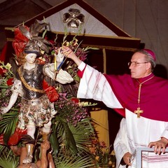 Passeggiando con la storia- statua processionale