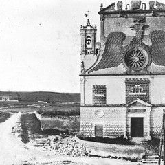 La chiesa in aperta campagna Foto