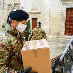 militari donano cibo mensa Perfetta Letizia