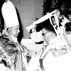 Mons Giovanni Rizzo lo consacra vescovo Foto