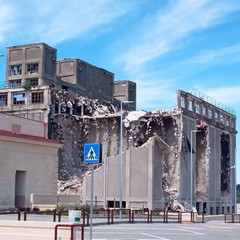 silos- crollo facciata