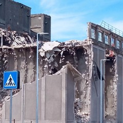 silos- crollo facciata