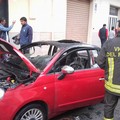 Incendio di una macchina in Via Emilio Guida
