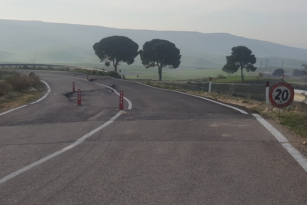 SS96 km59 - Strada dissestata