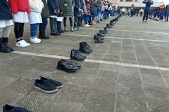 Le “scarpe vuote” della S. G. Bosco, per non dimenticare la Shoah