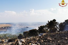 Vasto incendio in contrada Pantano
