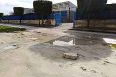 Il piazzale antistante la scuola “Soranno” diventa un pantano