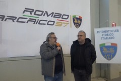 Rombo arcaico: Storie di auto, moto e territori