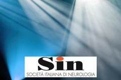 Ponte e Comune si illuminano di blu