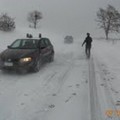 Paura per un 60enne gravinese bloccato in macchina sotto la neve