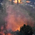 Incendio nella gravina: si indaga su un gruppo di giovani