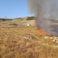 Vasto incendio sulla Gravina