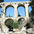 Lo stato di abbandono del Ponte della Gravina