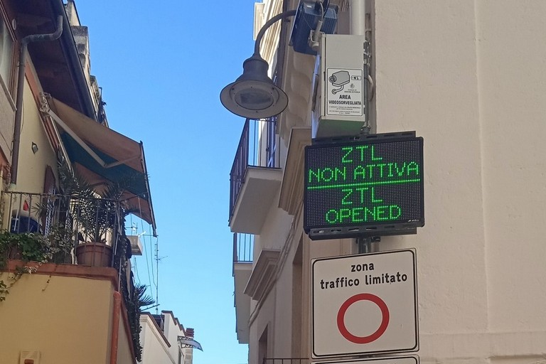 cartello Zona a Traffico Limitato (Ztl)