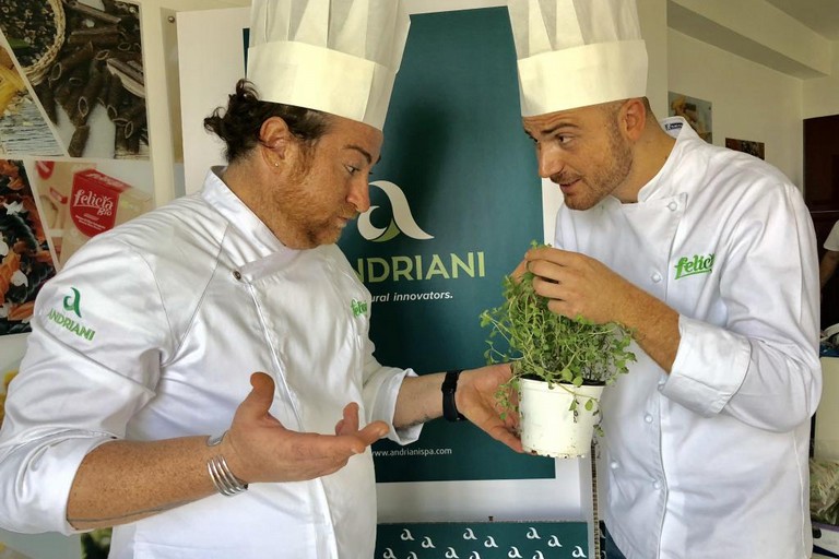 Massimo Buono e Giovanni Cifarelli al SIAL di Parigi