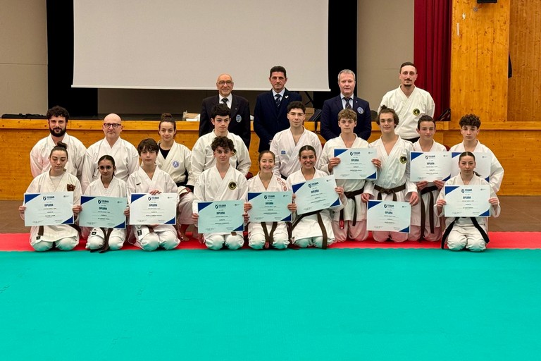 karate ESAMI A CINTURA NERA E NUOVI TECNICI