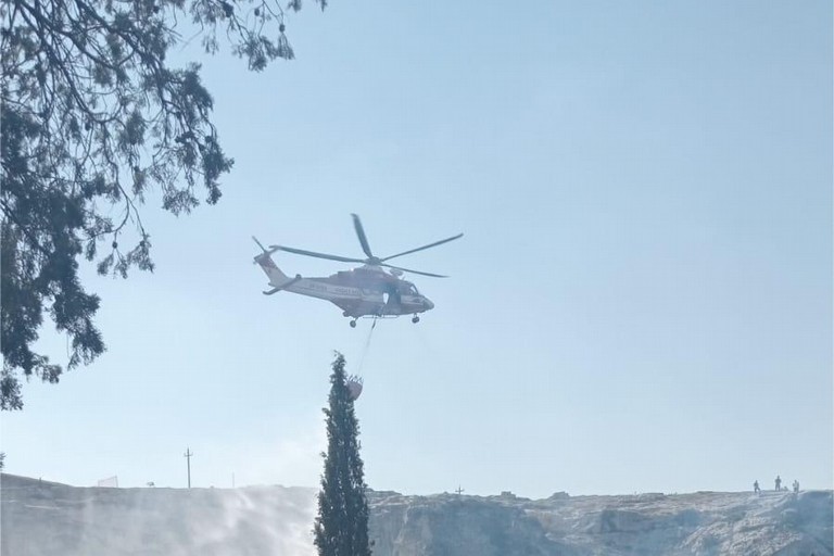 Spento l’incendio in zona Padre Eterno