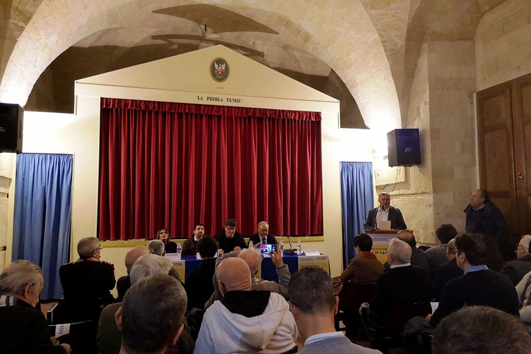 Incontro sulla strada "Tarantina"