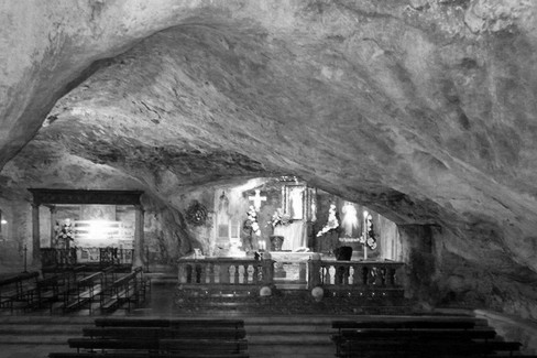 passeggiando con la storia - san michele delle grotte