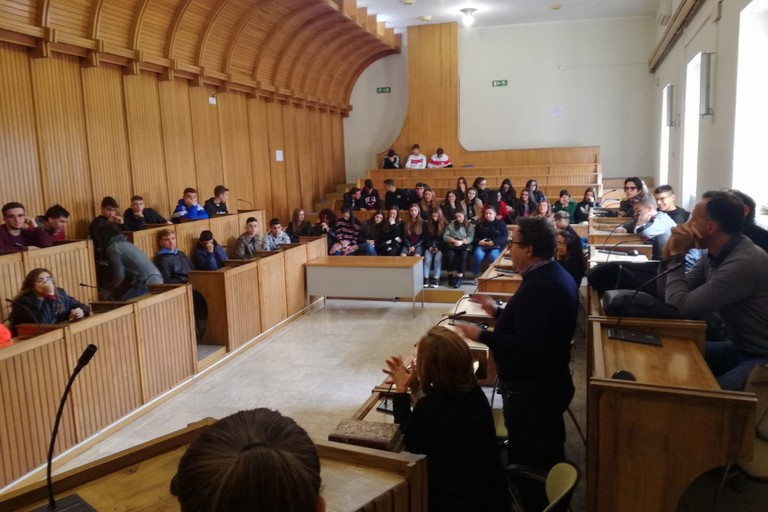 studenti del Bachelet in visita al Comune