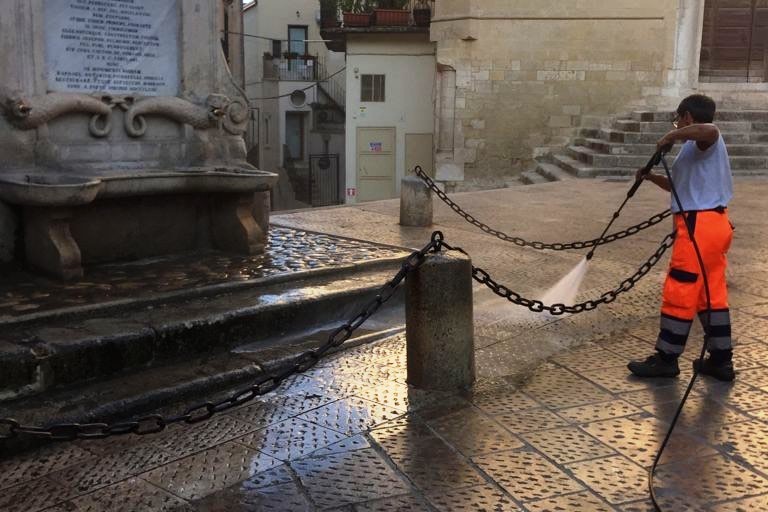 Lavaggio nel centro storico