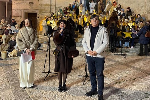 Luce simbolo di vita nel Natale della Savio Fiore