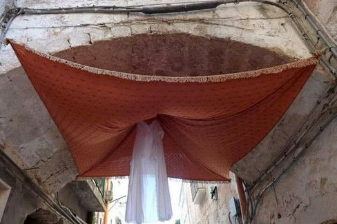 Un viaggio alla scoperta della festa di San Michele delle Grotte