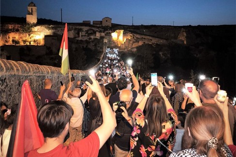 “Facciamo parlare il silenzio”: Candle Night for Gaza