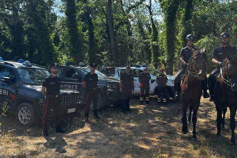 Carabinieri a Cavallo nel bosco Difesa Grande