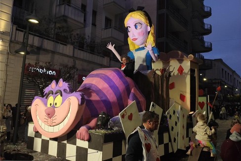 Maltempo, annullata sfilata carri allegorici