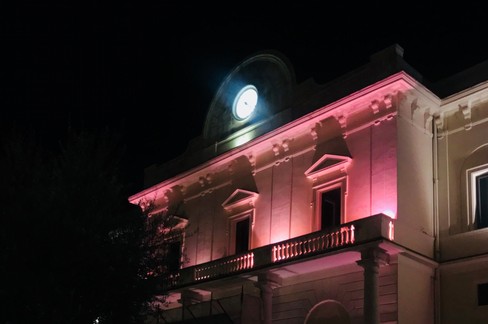 Combattere i tumori, le associazioni colorano di rosa la città