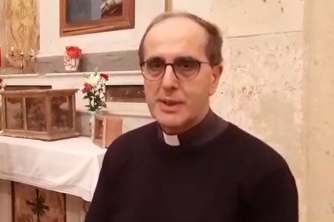 Don Giacomo ci accompagna nella Chiesa dell’Annunziata