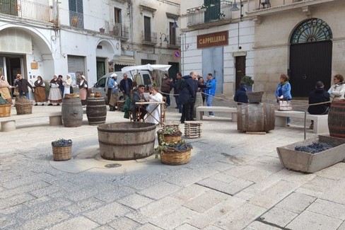 La festa dell’uva e del vino anima il centro storico