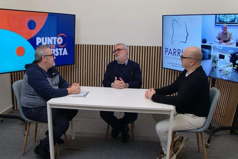 Abito e monile per Gravina2028. Se ne parla a Punto di Vista