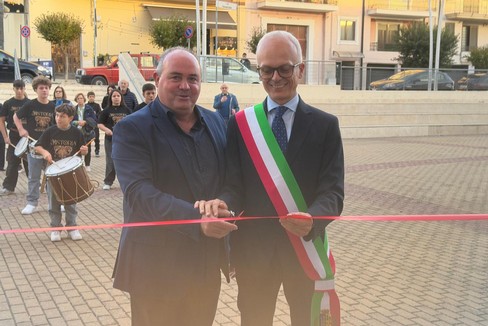 Taglio del nastro per "la Mia Casa "