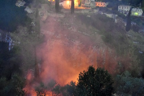 incendio nella gravina