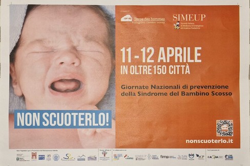 Non scuoterlo! : la campagna (e il monito) della Pediatria gravinese in piazza Plebiscito