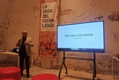 L'arte del decidere: un viaggio tra neuroscienze, leadership e consapevolezza