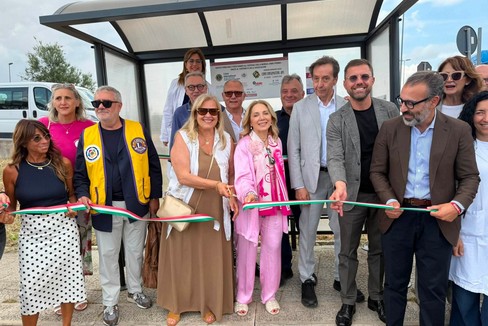 Ospedale della Murgia, Nuova pensilina alla fermata del trasporto pubblico