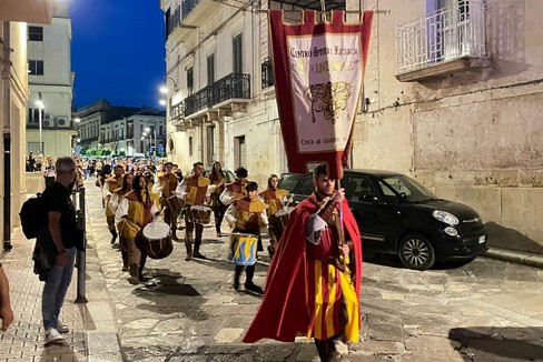 Il Centro Studi Nundinae illuminerà il Corteo Storico di San Nicola