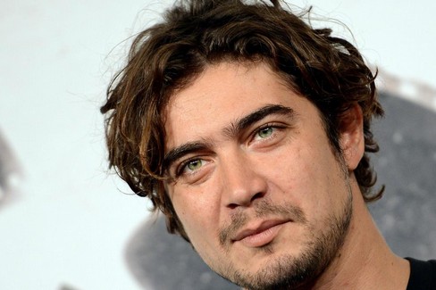 Riccardo Scamarcio torna a Gravina per “L’ultimo Paradiso”
