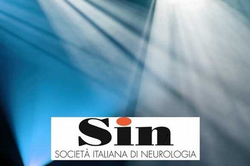 Ponte e Comune si illuminano di blu